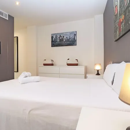 Apartment Del Parque Flats Hernan Ruiz *